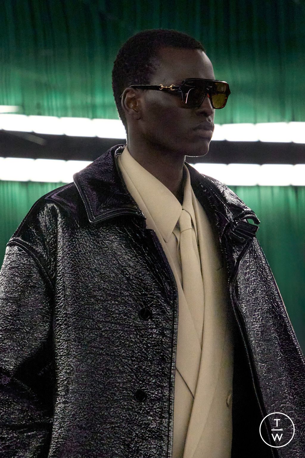 Fashion Week Milan Fall/Winter 2025 look 8 from the Gucci collection womenswear accessories