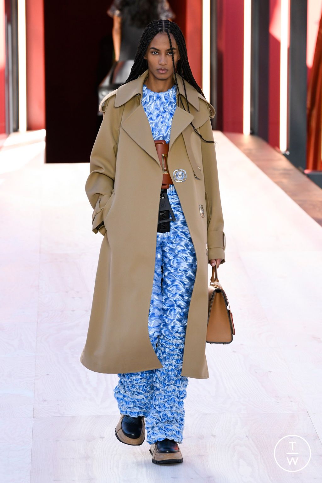 Fashion Week Paris Spring/Summer 2023 look 38 from the Louis Vuitton collection womenswear