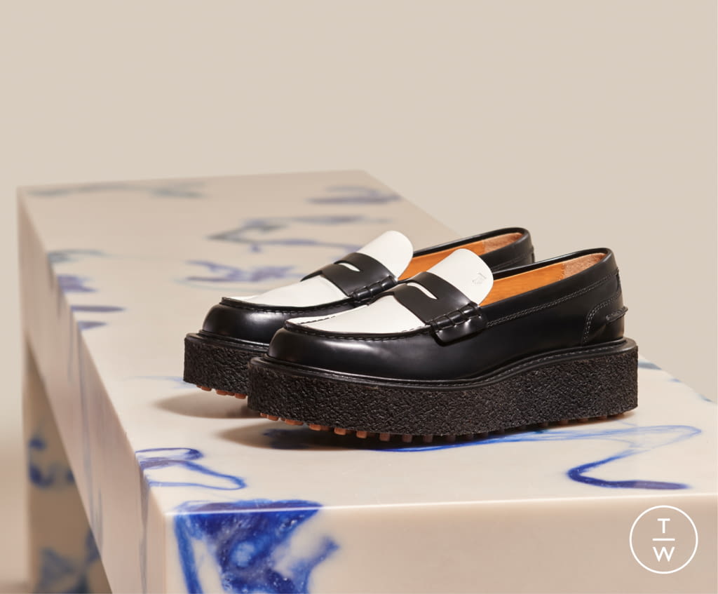 Fashion Week Milan Fall/Winter 2021 look 19 de la collection Tod's womenswear accessories