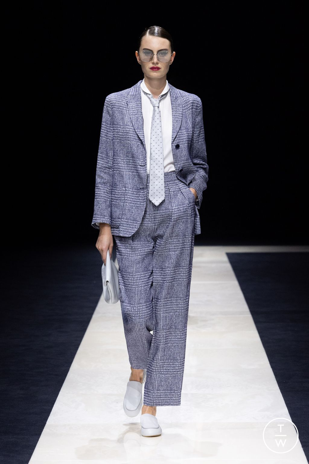 Fashion Week Milan Spring/Summer 2025 look 6 from the Emporio Armani collection womenswear