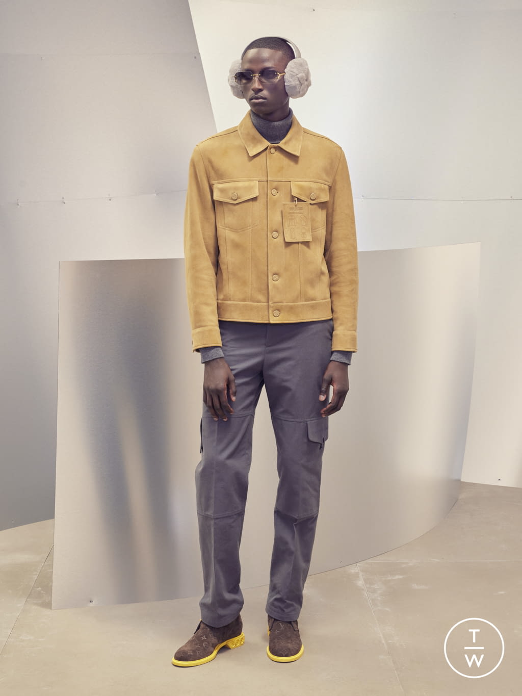 Fashion Week Paris Pre-Fall 2022 look 12 from the Louis Vuitton collection 男装