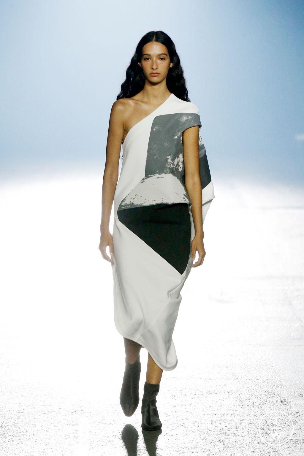 Fashion Week Paris Spring/Summer 2023 look 6 from the Issey Miyake collection 女装