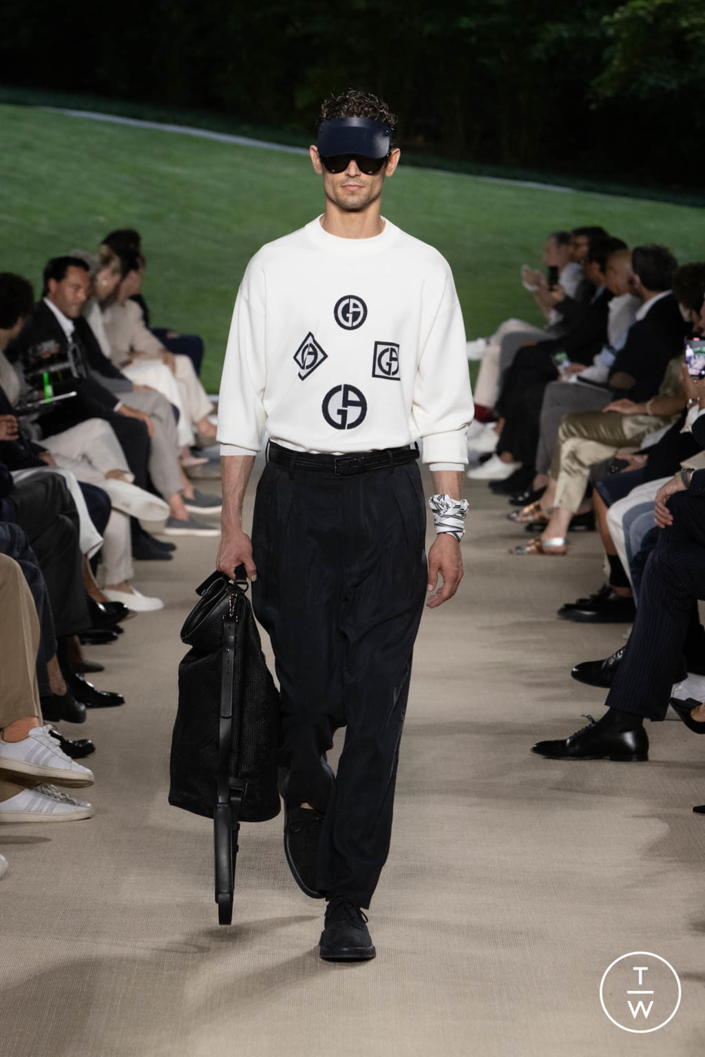 Fashion Week Milan Spring/Summer 2022 look 6 de la collection Giorgio Armani menswear