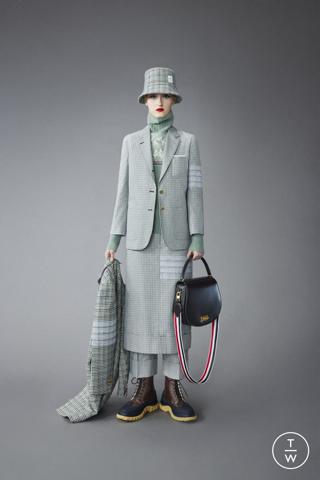 Fashion Week New York Pre-Fall 2022 look 6 from the Thom Browne collection 女装