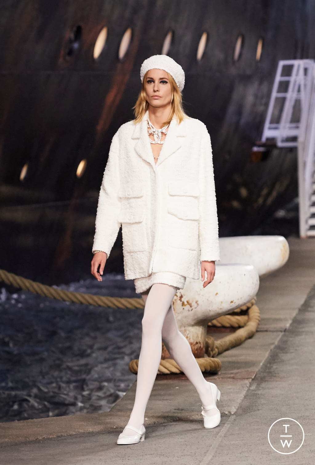 Fashion Week Paris Resort 2019 look 6 from the Chanel collection 女装