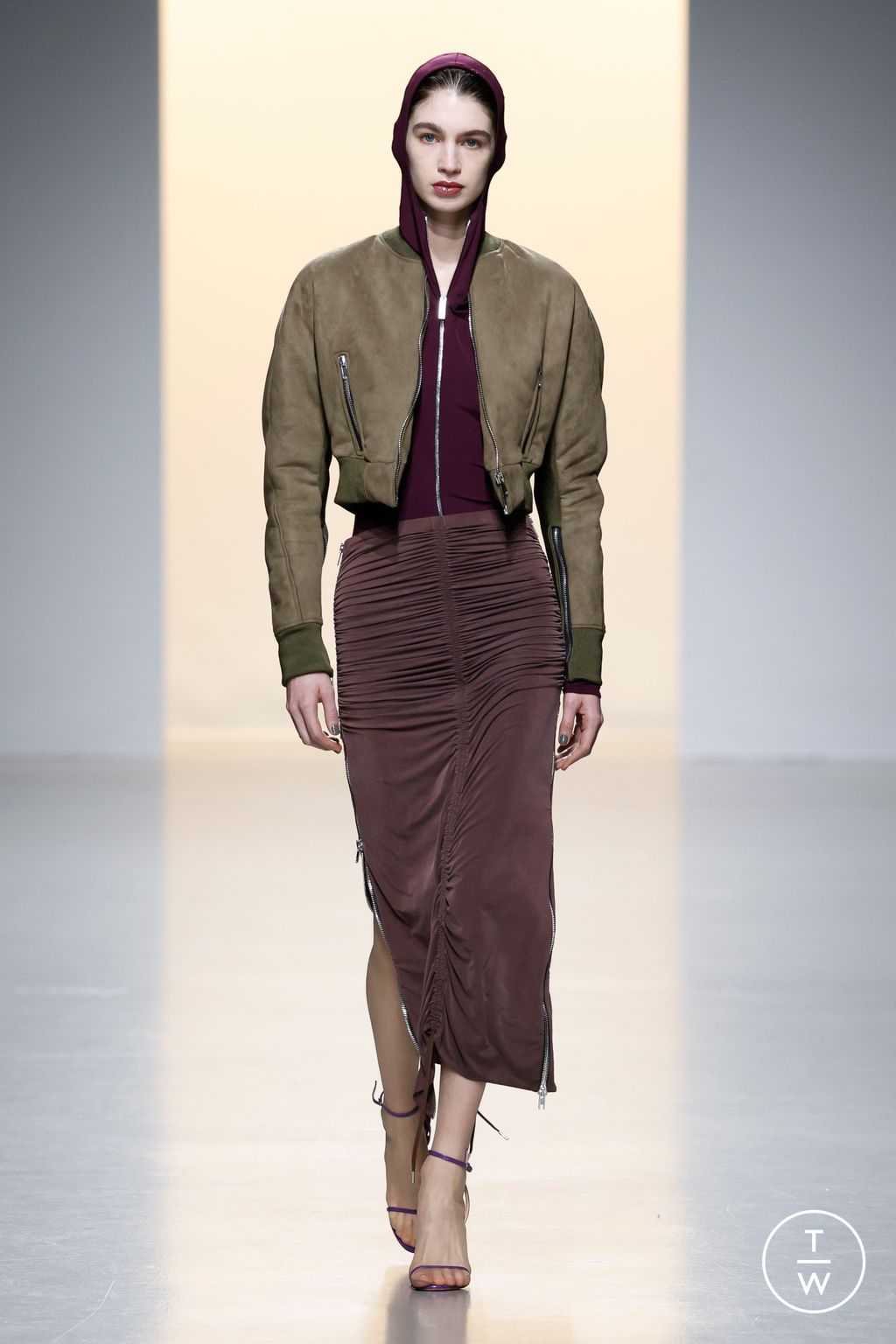 Fashion Week Paris Fall/Winter 2024 look 6 de la collection Atlein womenswear