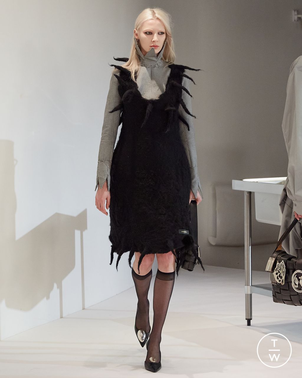 Fashion Week Paris Fall/Winter 2023 look 6 de la collection Hodakova womenswear