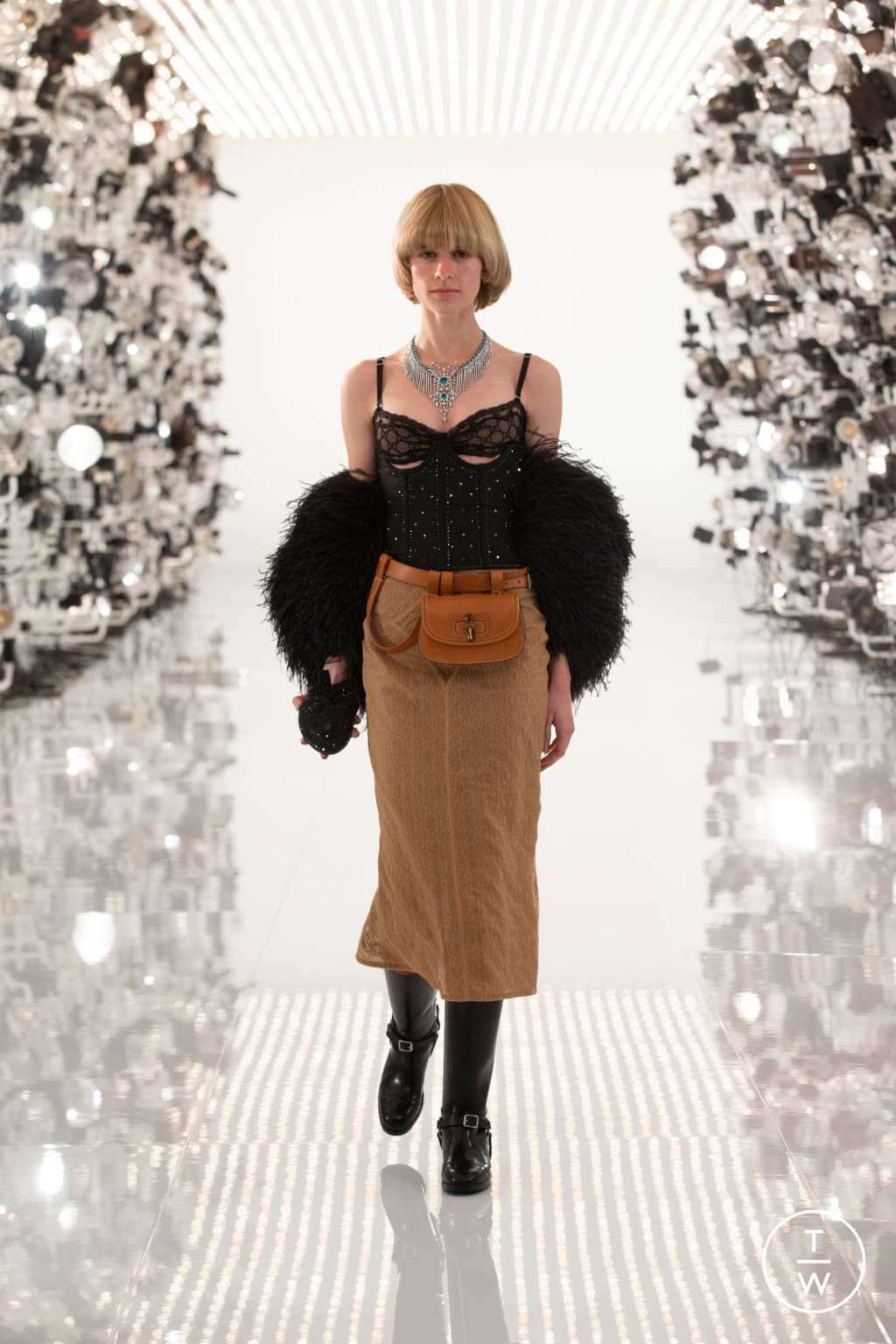 Fashion Week Milan Fall/Winter 2021 look 6 de la collection Gucci womenswear