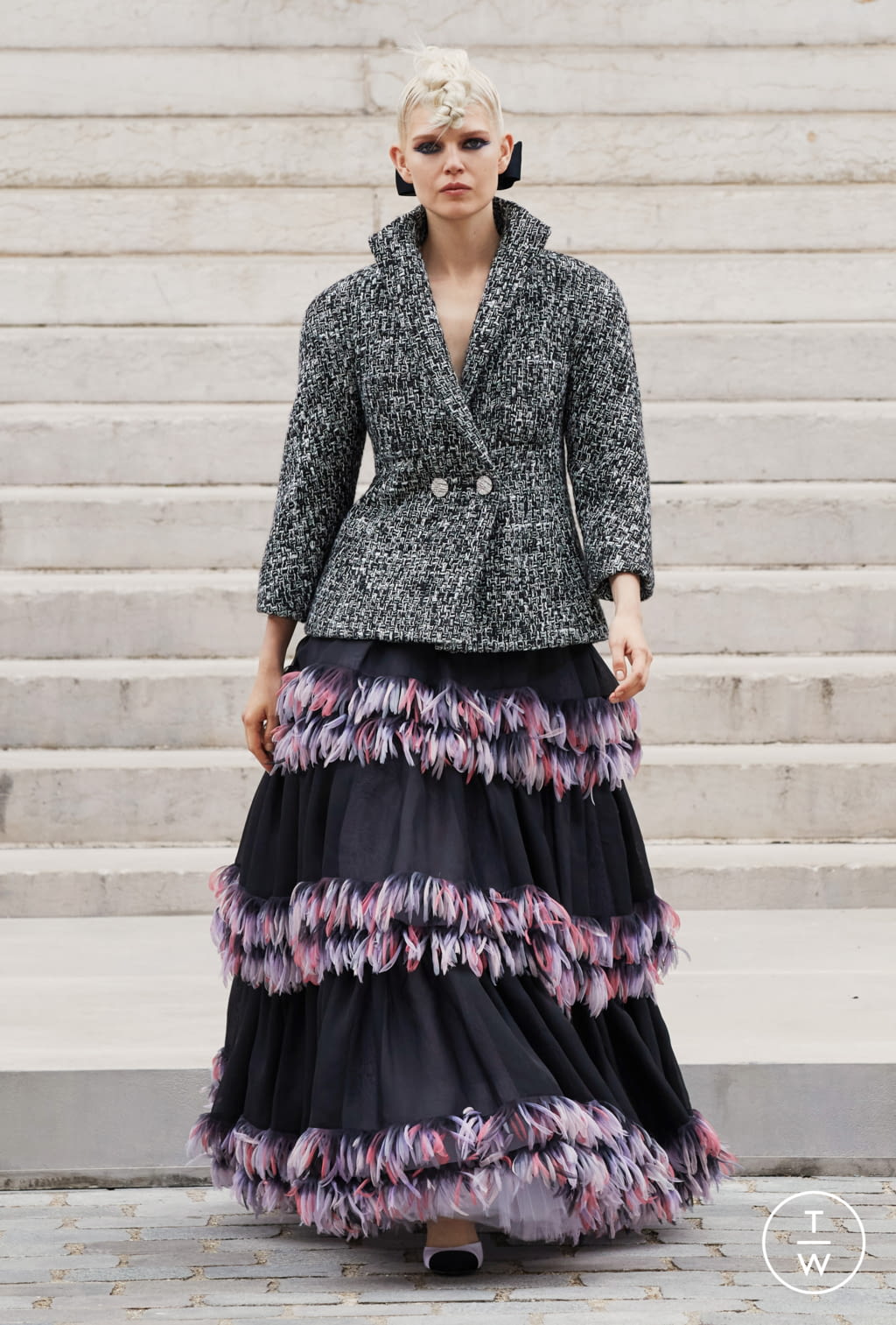 Fashion Week Paris Fall/Winter 2021 look 6 from the Chanel collection couture