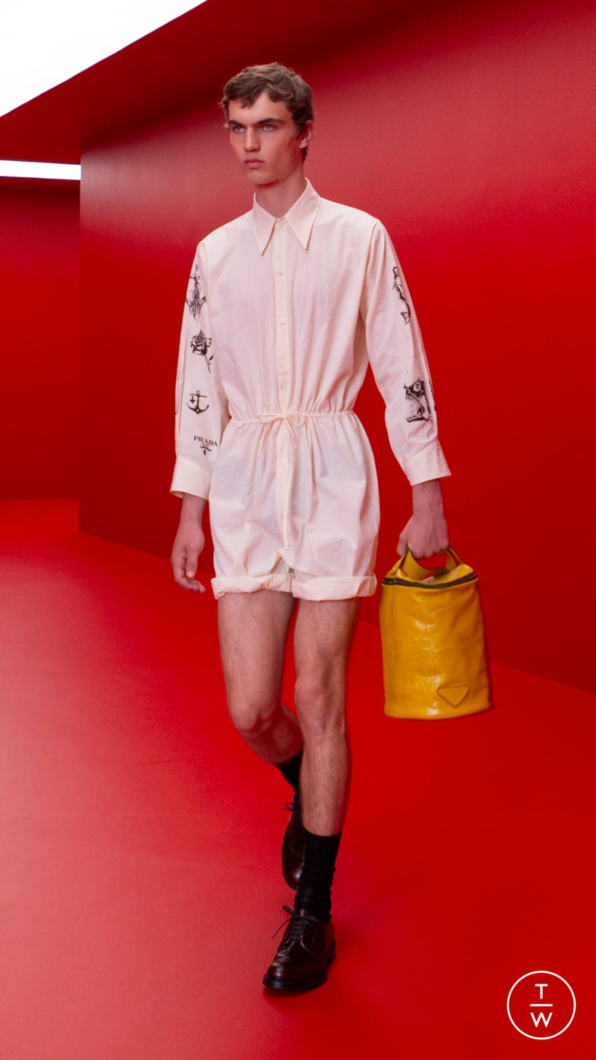 Fashion Week Milan Spring/Summer 2022 look 6 from the Prada collection menswear