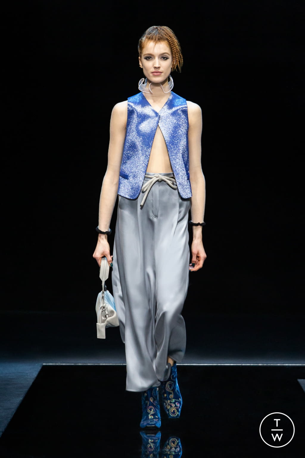 Fashion Week Milan Fall/Winter 2021 look 60 de la collection Giorgio Armani womenswear