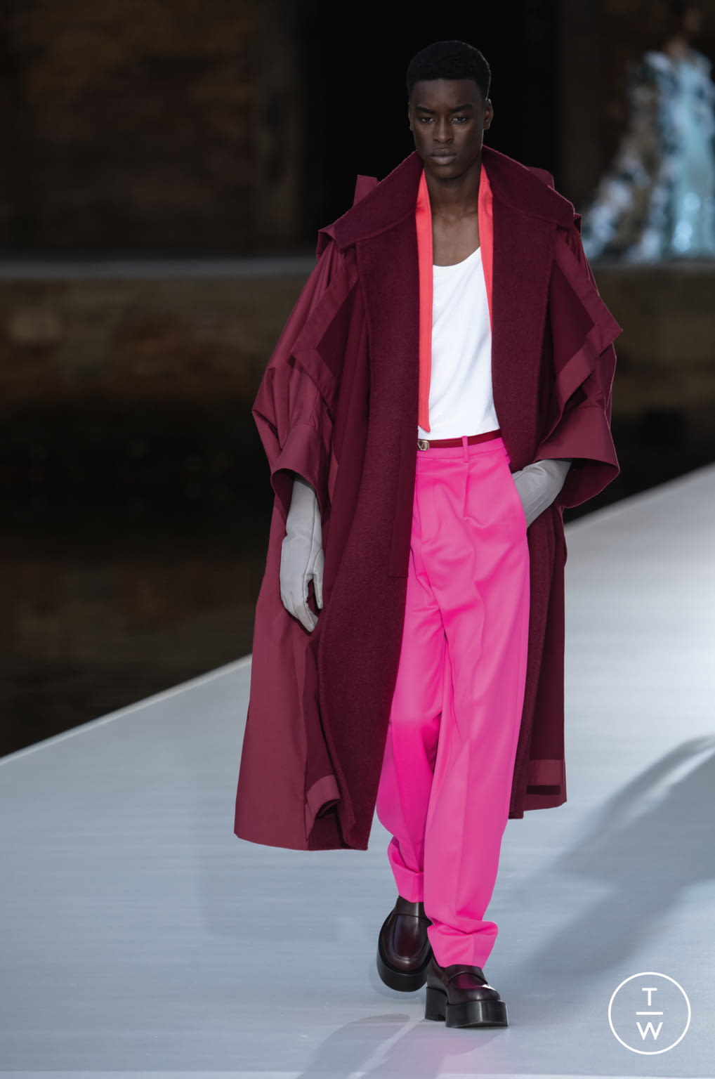 Fashion Week Paris Fall/Winter 2021 look 60 de la collection Valentino couture