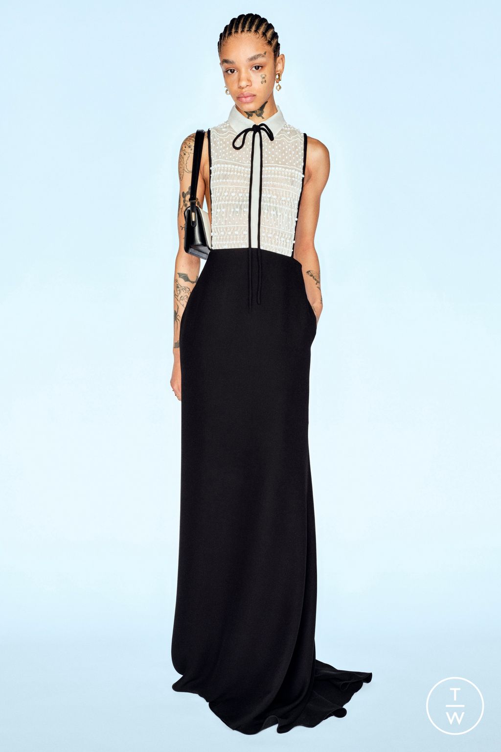 Fashion Week Paris Pre-Fall 2023 look 125 from the Valentino collection 女装