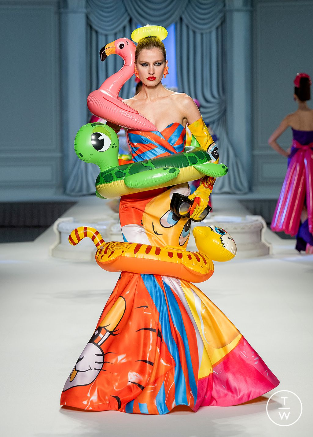 Fashion Week Milan Spring/Summer 2023 look 61 from the Moschino collection 女装
