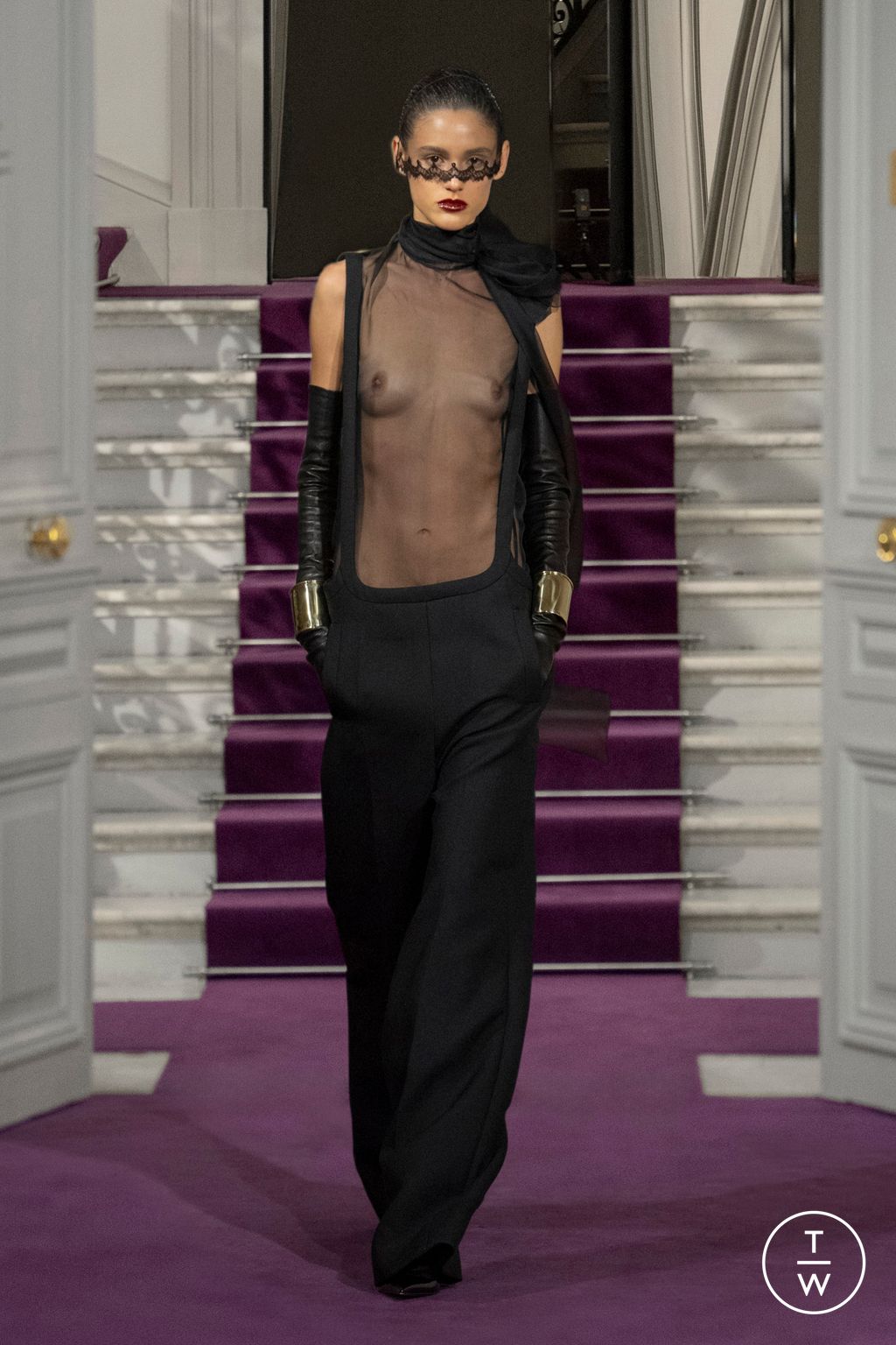 Fashion Week Paris Spring/Summer 2024 look 61 from the Valentino collection couture