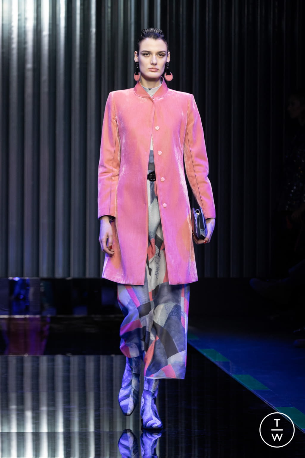Fashion Week Milan Fall/Winter 2022 look 62 from the Giorgio Armani collection womenswear