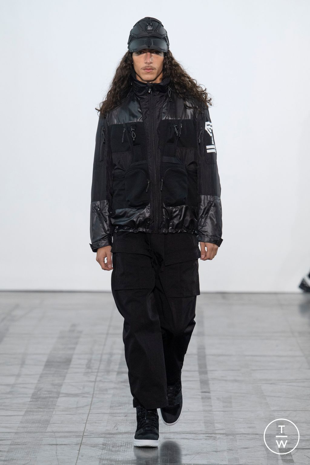 Fashion Week Paris Fall/Winter 2023 look 23 de la collection Junya Watanabe Man menswear