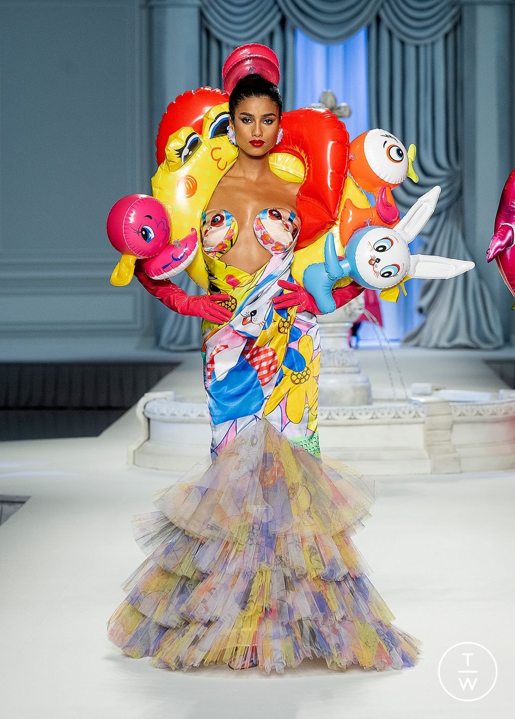 Fashion Week Milan Spring/Summer 2023 look 63 from the Moschino collection 女装