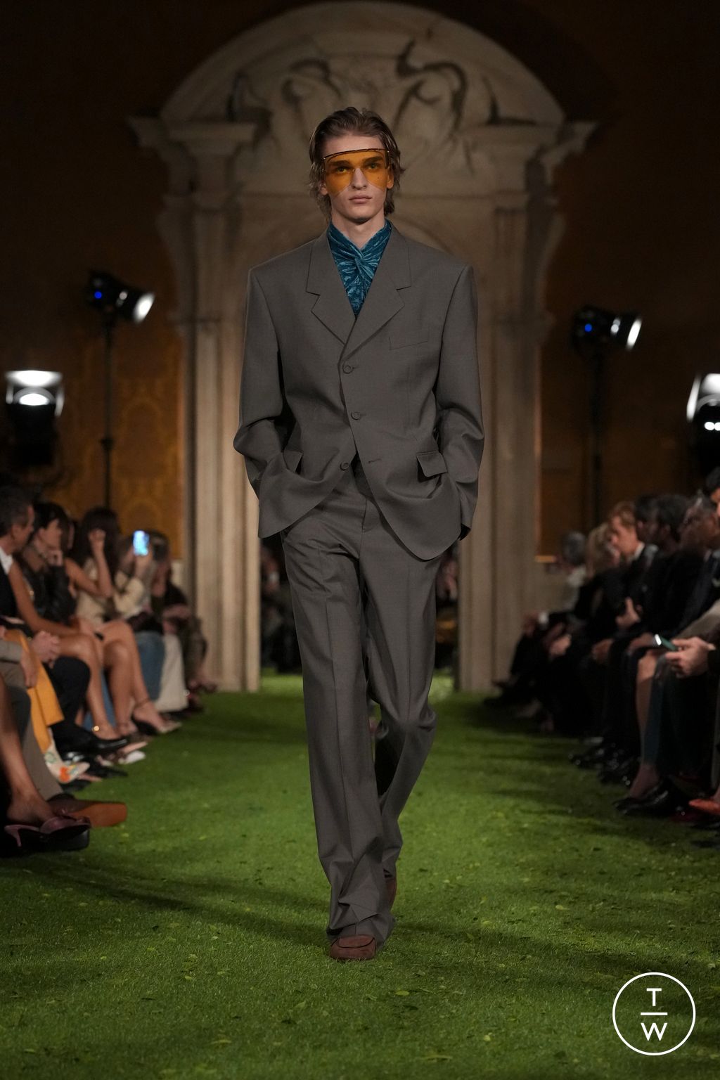 Fashion Week Paris Fall/Winter 2026 look 63 from the Valentino collection womenswear