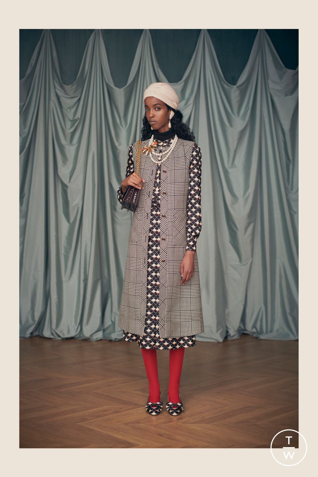 Fashion Week Paris Resort 2025 look 62 from the Valentino collection womenswear