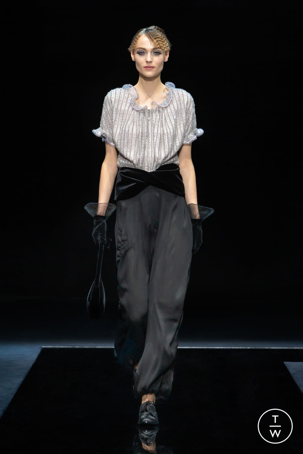 Fashion Week Milan Fall/Winter 2021 look 64 from the Giorgio Armani collection womenswear