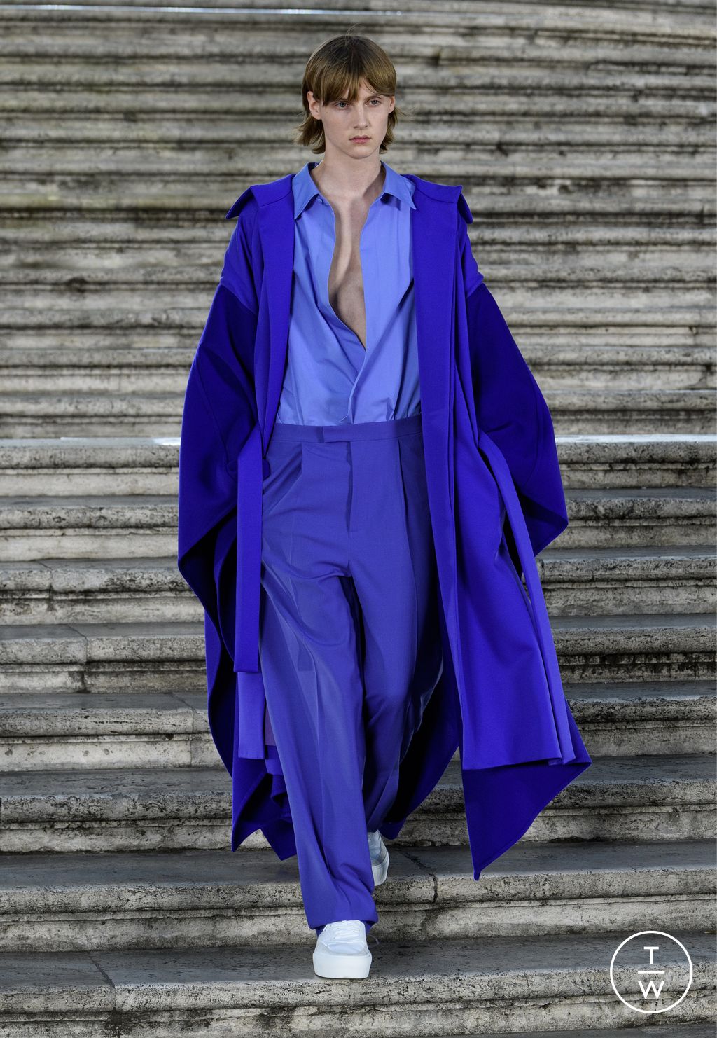 Fashion Week Paris Fall/Winter 2022 look 64 de la collection Valentino couture