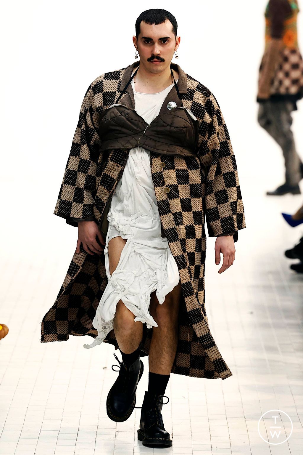 Fashion Week Milan Fall/Winter 2023 look 13 from the Simon Cracker collection menswear
