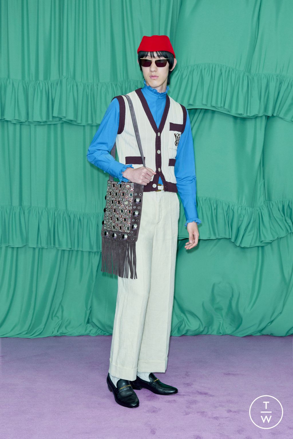 Fashion Week Paris Pre-Fall 2025 look 131 de la collection Valentino womenswear