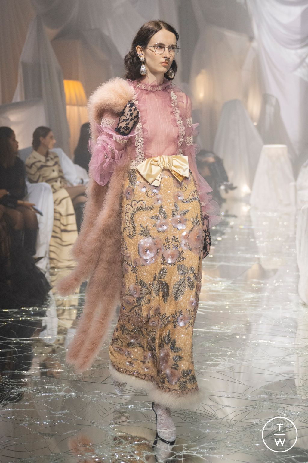 Fashion Week Paris Spring-Summer 2025 look 65 from the Valentino collection womenswear