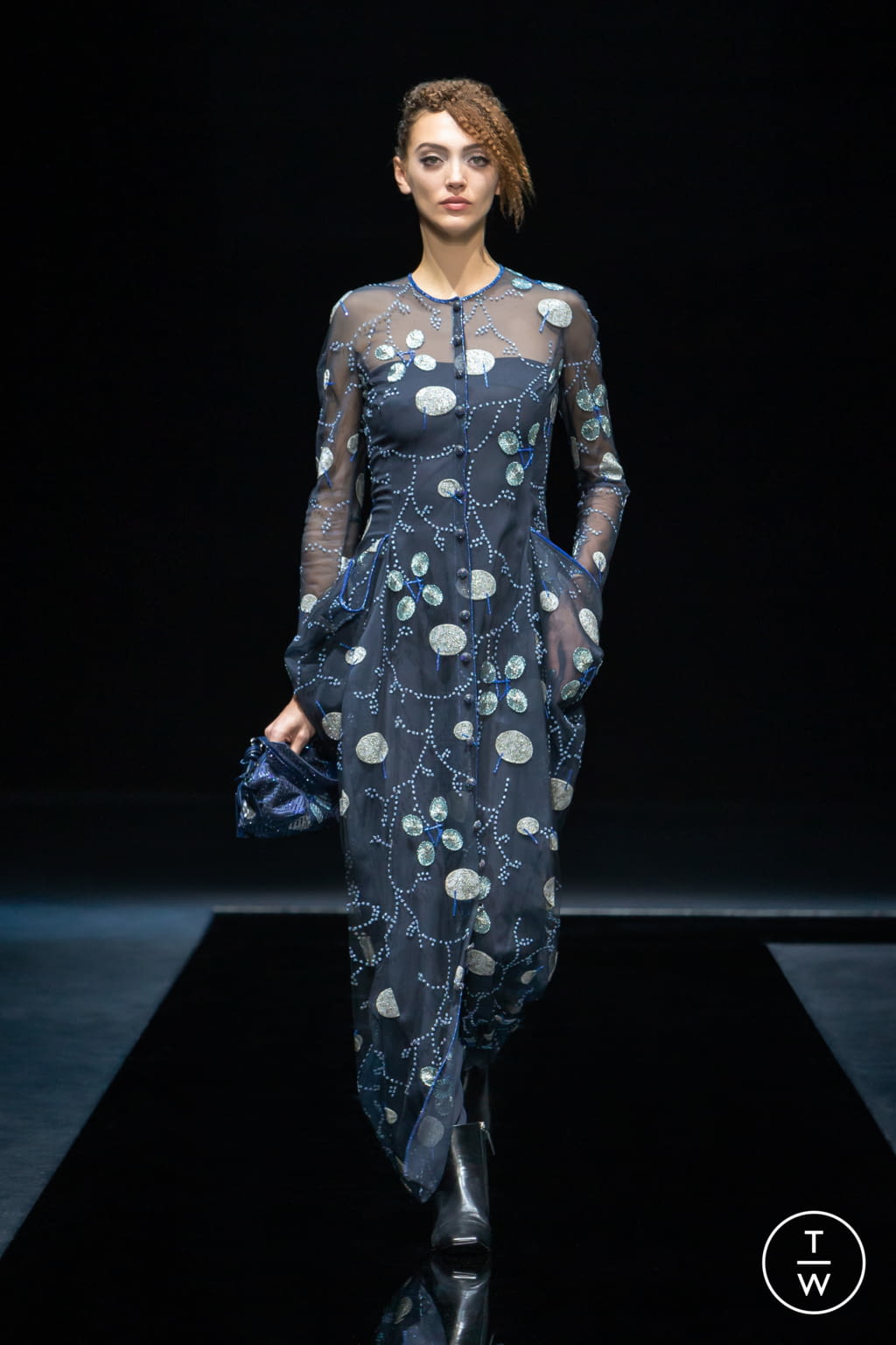 Fashion Week Milan Fall/Winter 2021 look 66 from the Giorgio Armani collection womenswear