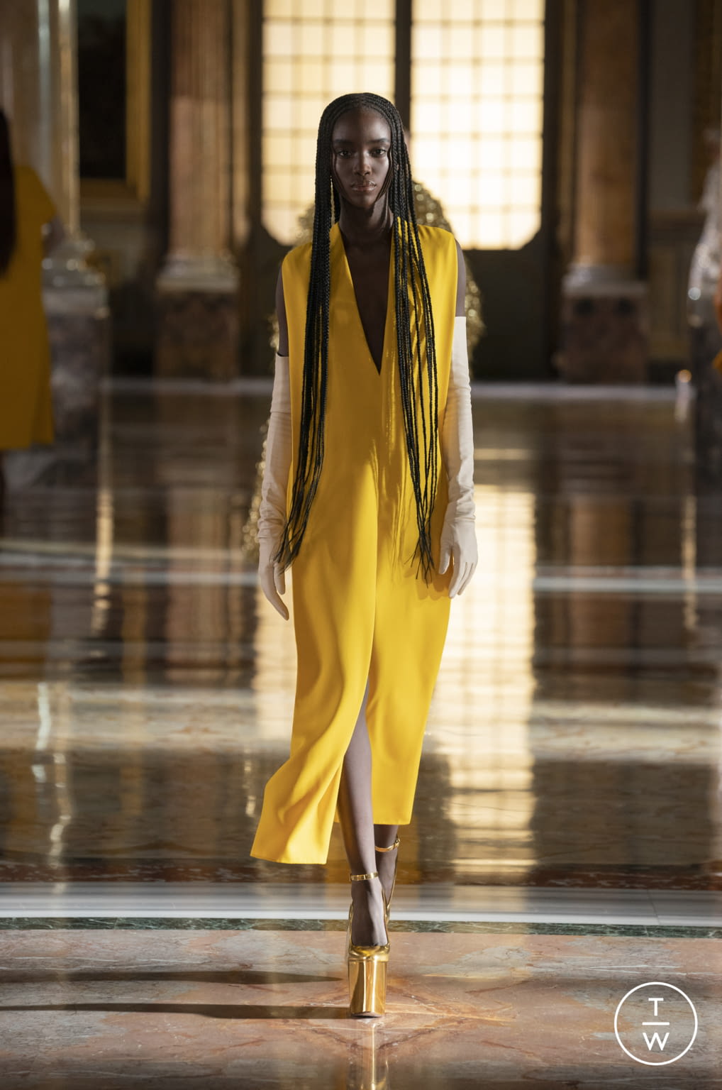 Fashion Week Paris Spring/Summer 2021 look 66 from the Valentino collection couture