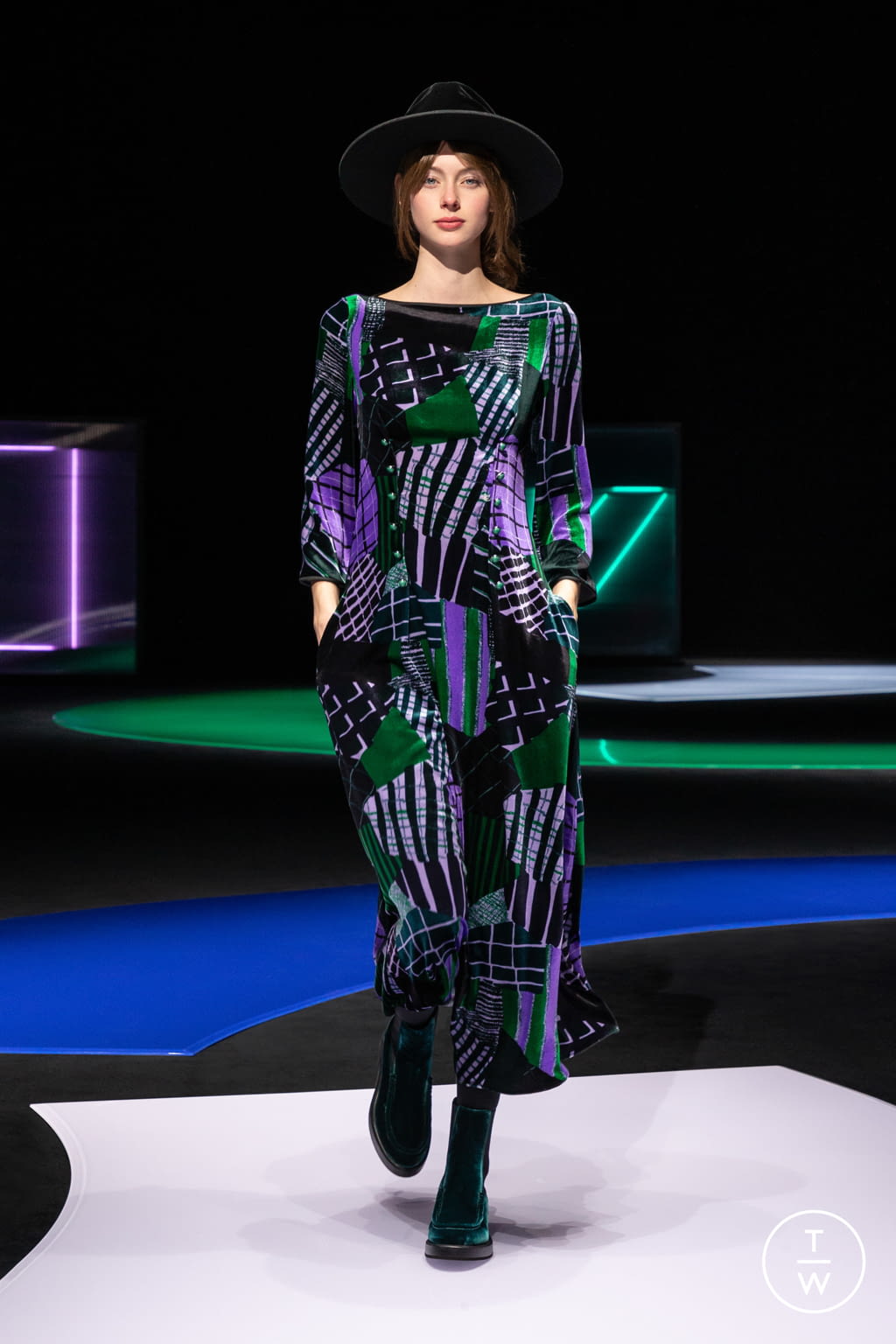 Fashion Week Milan Fall/Winter 2021 look 67 from the Emporio Armani collection womenswear