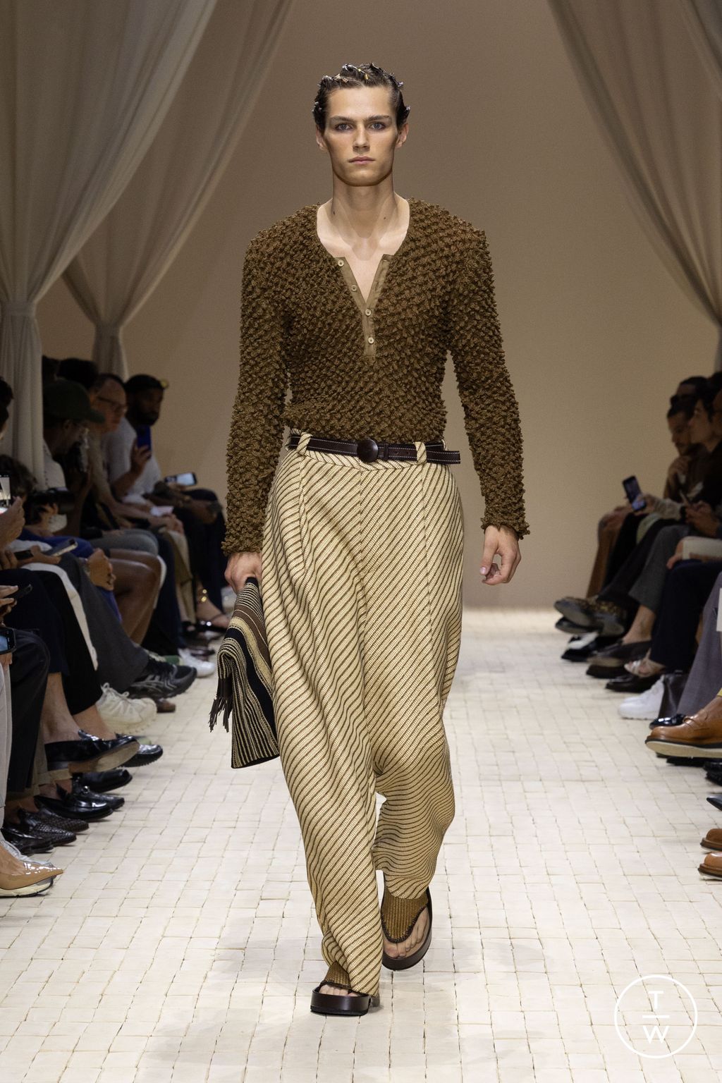 Fashion Week Milan Spring/Summer 2026 look 67 de la collection Emporio Armani menswear