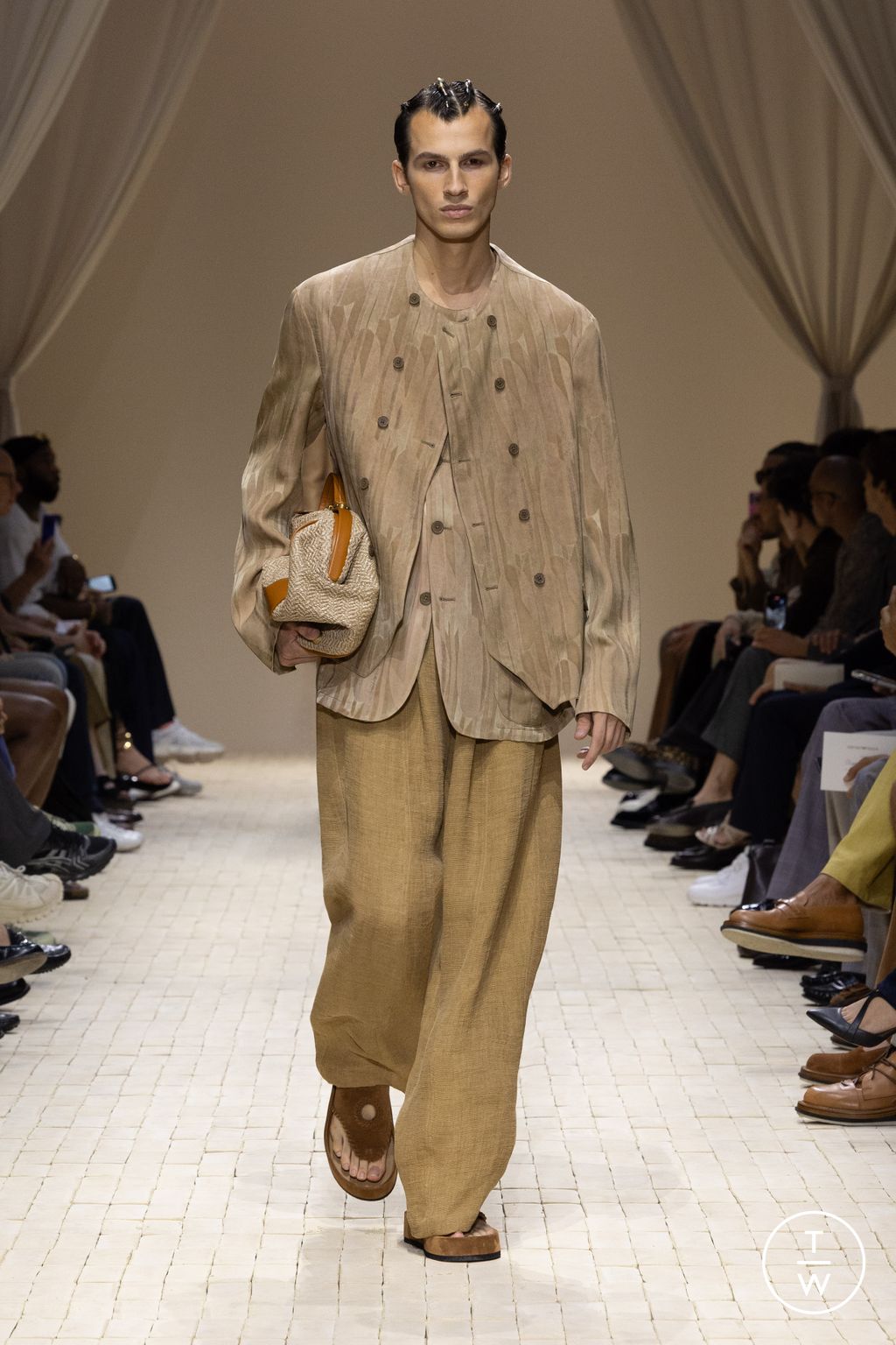 Fashion Week Milan Spring/Summer 2026 look 68 de la collection Emporio Armani menswear