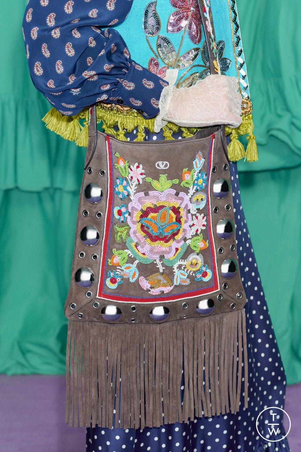 Fashion Week Paris Pre-Fall 2025 look 136 de la collection Valentino womenswear