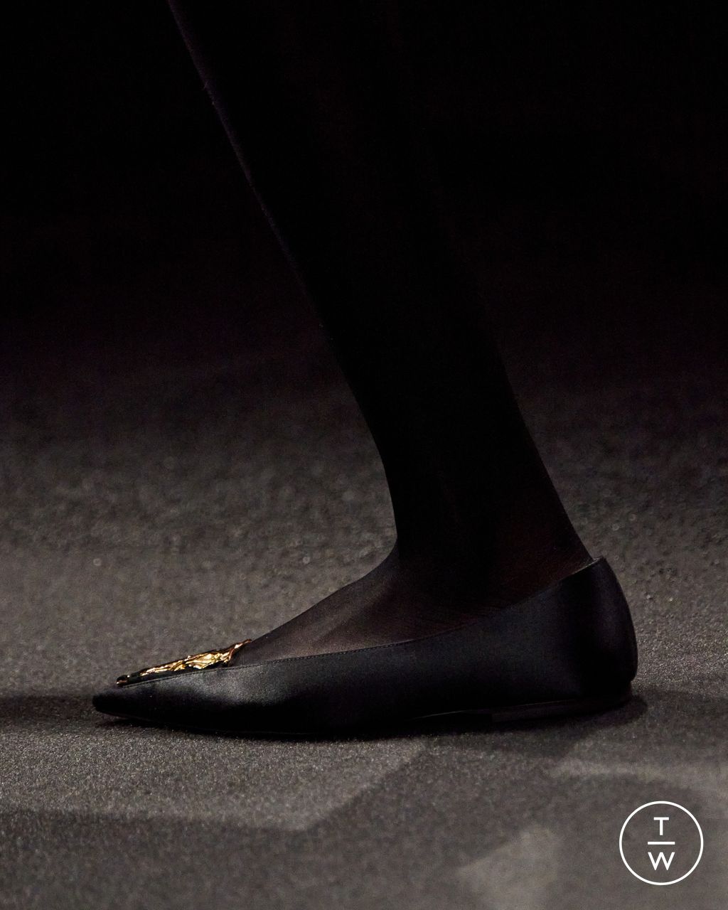 Fashion Week Milan Fall/Winter 2025 look 32 from the Roberto Cavalli collection womenswear accessories