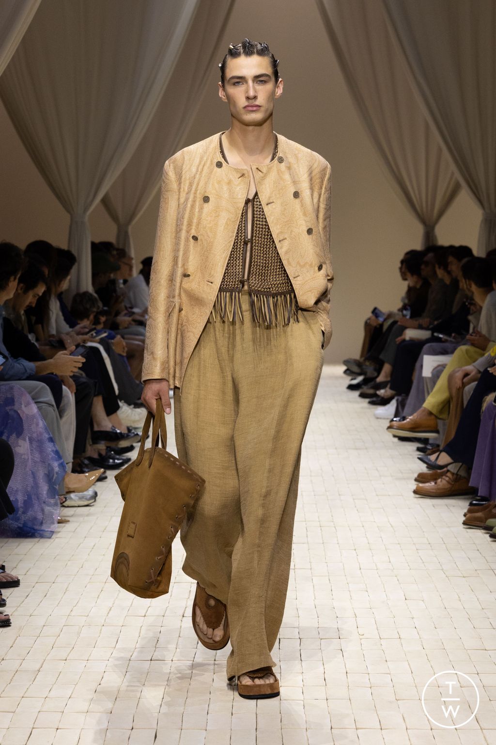 Fashion Week Milan Spring/Summer 2026 look 69 from the Emporio Armani collection 男装