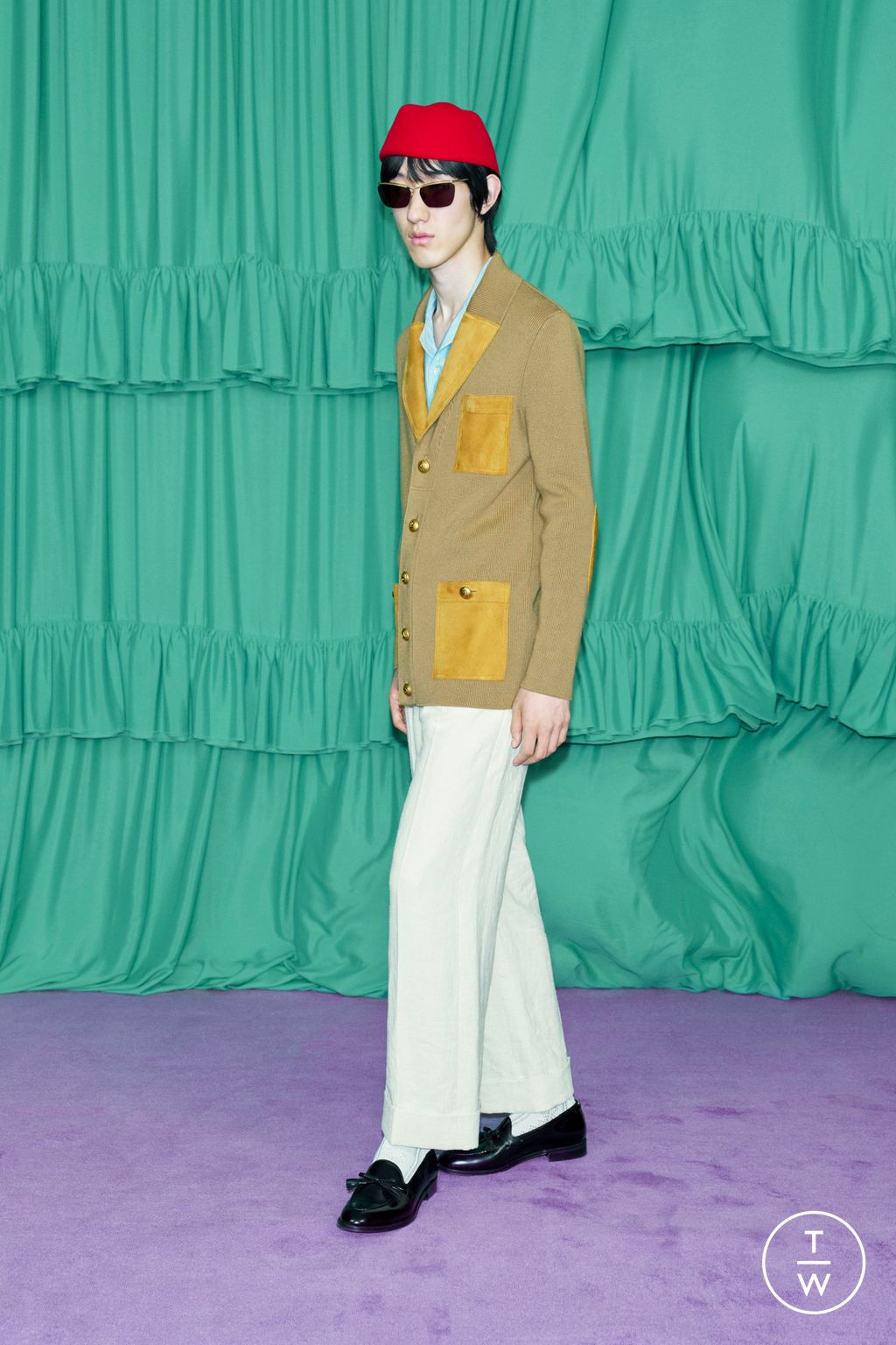 Fashion Week Paris Pre-Fall 2025 look 137 from the Valentino collection womenswear