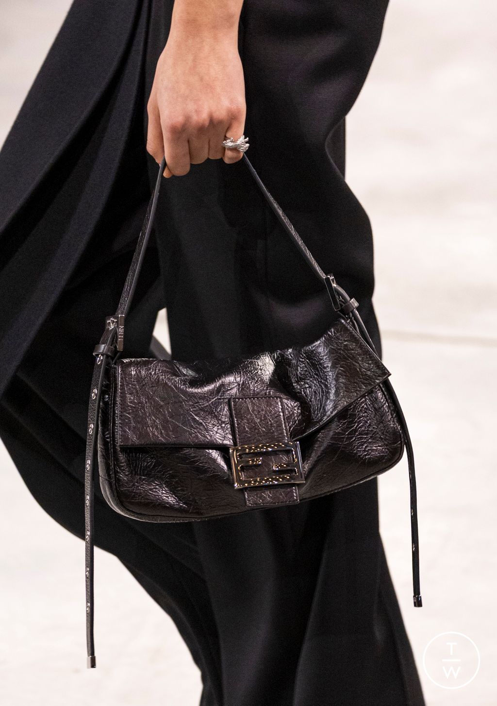 Fashion Week Milan Fall/Winter 2026 look 7 from the Fendi collection 女装配饰