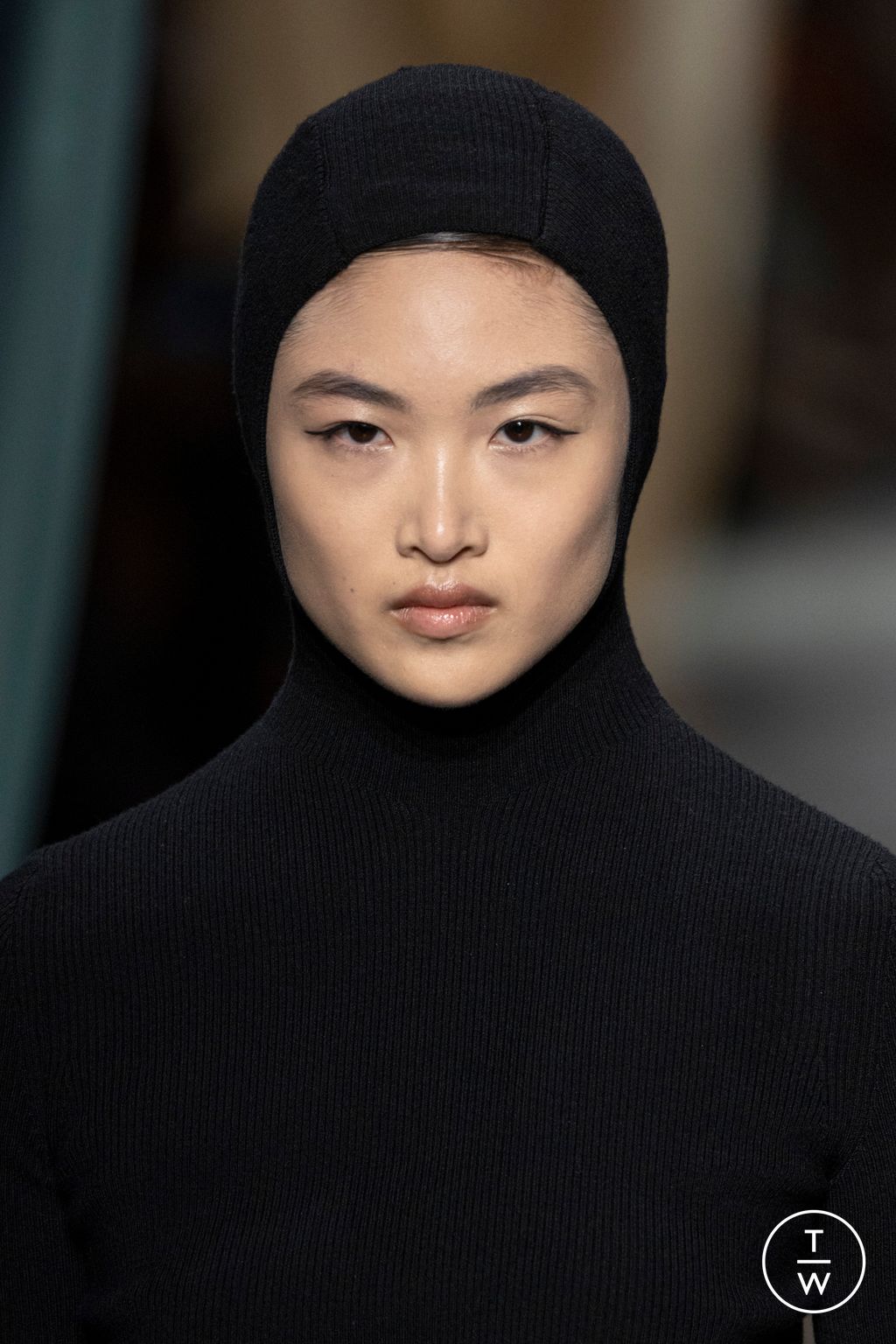 Fashion Week Milan Fall/Winter 2024 look 55 from the Fendi collection 女装配饰