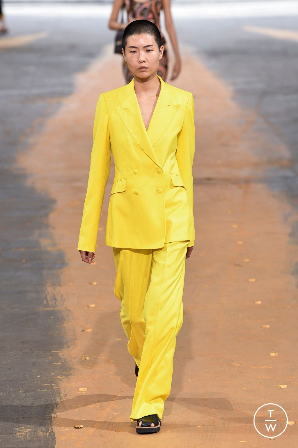Fashion Week New York Spring/Summer 2023 look 29 from the Gabriela Hearst collection womenswear