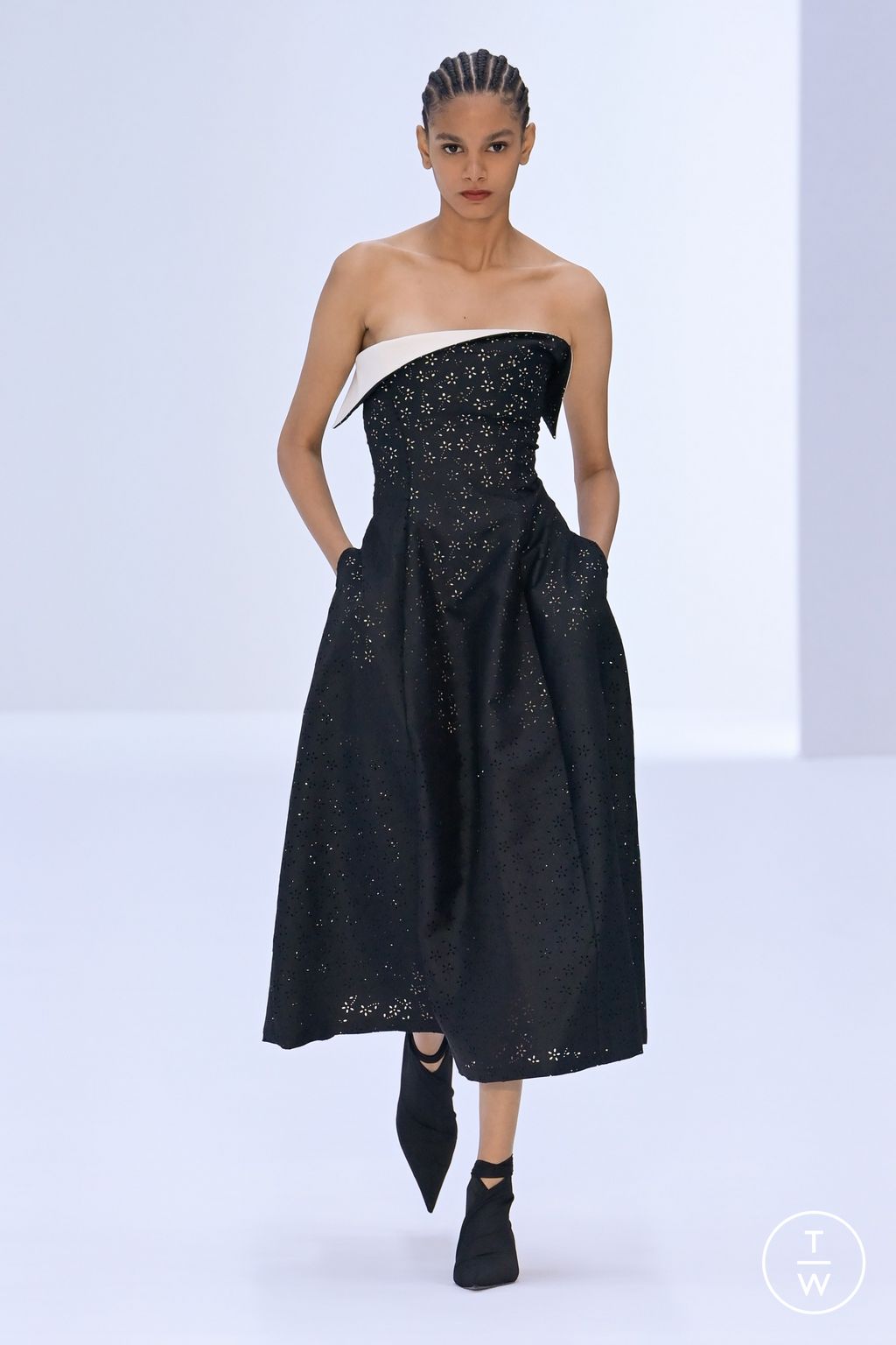 Fashion Week Milan Spring/Summer 2023 look 17 from the Philosophy di Lorenzo Serafini collection womenswear
