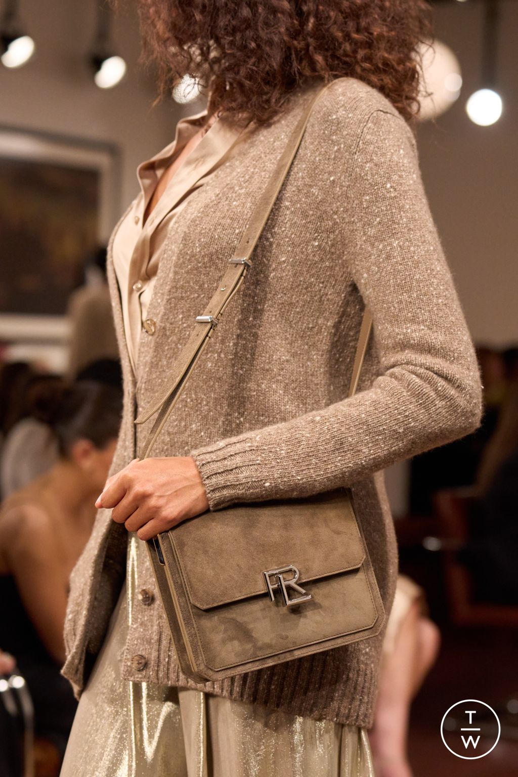 Fashion Week New York Fall/Winter 2024 look 6 de la collection Ralph Lauren womenswear accessories