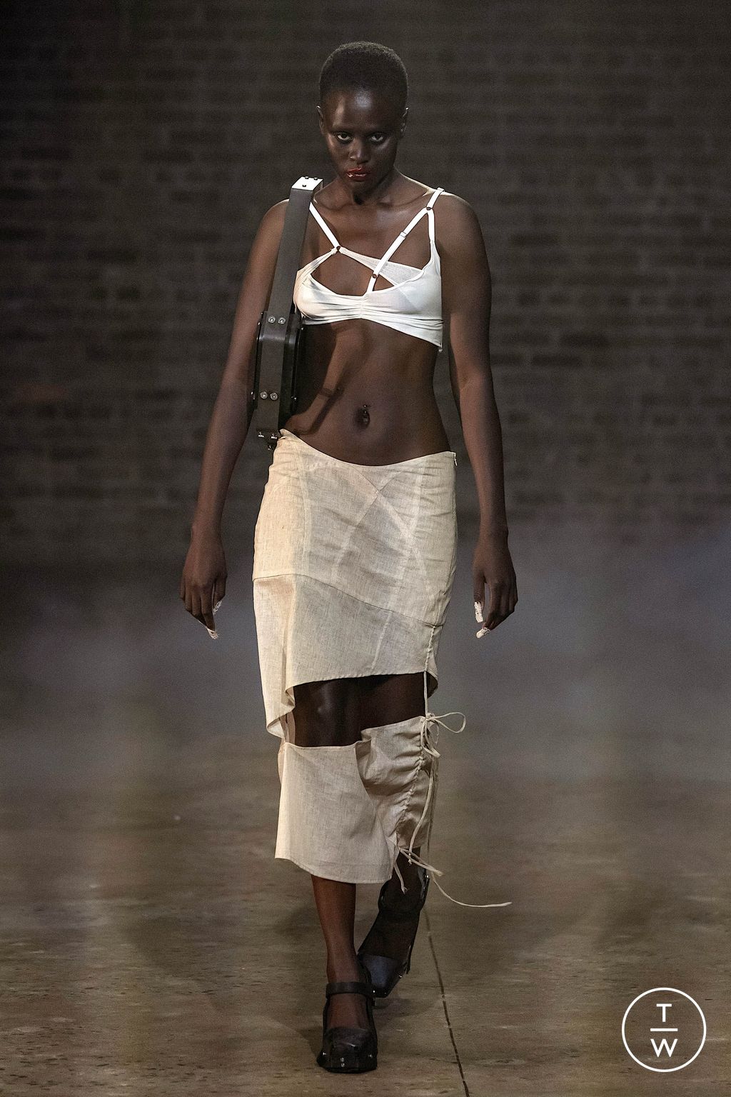Fashion Week New York Spring/Summer 2023 look 10 from the Elena Velez collection 女装