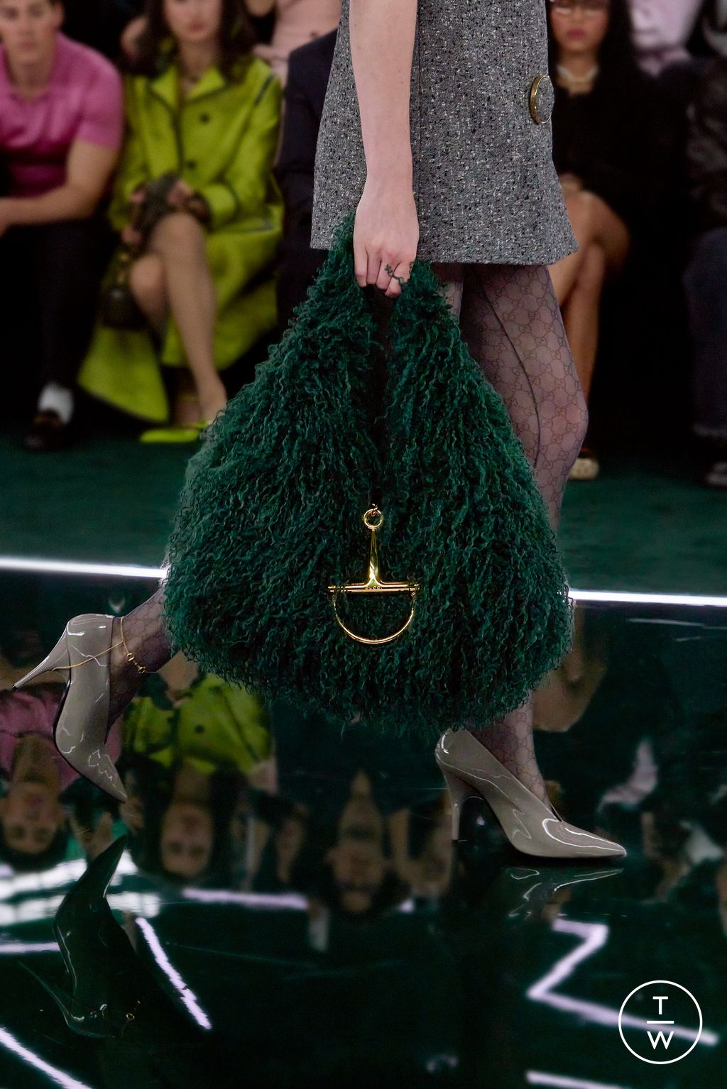 Fashion Week Milan Fall/Winter 2025 look 8 from the Gucci collection 女装配饰