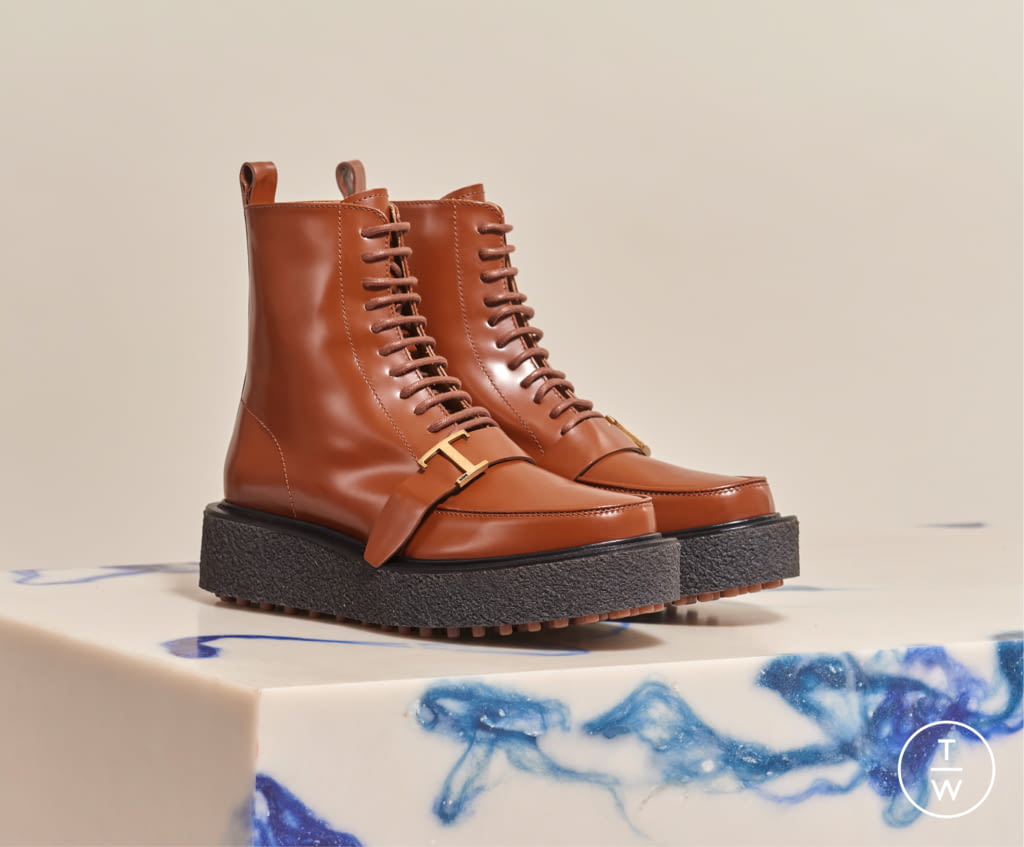 Fashion Week Milan Fall/Winter 2021 look 21 de la collection Tod's womenswear accessories