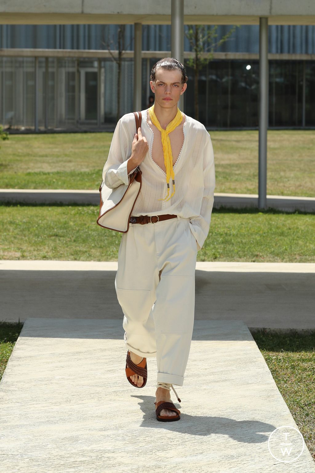 Fashion Week Milan Spring/Summer 2023 look 7 from the Etro collection menswear