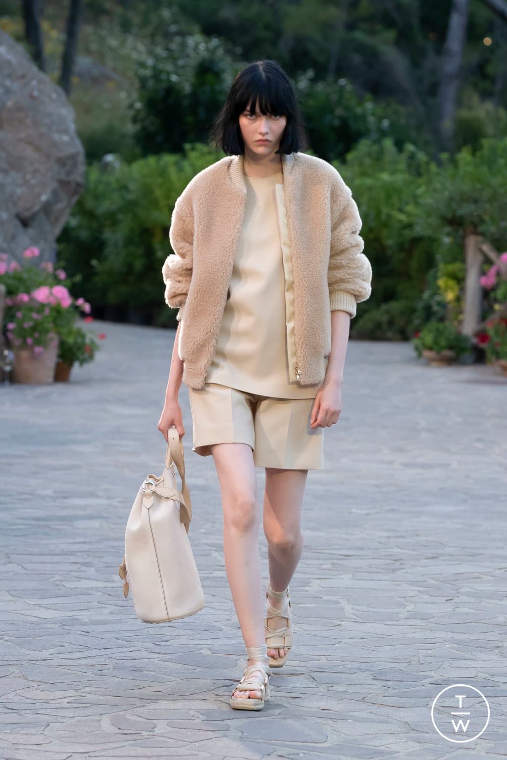 Fashion Week Milan Resort 2022 look 7 from the Max Mara collection 女装