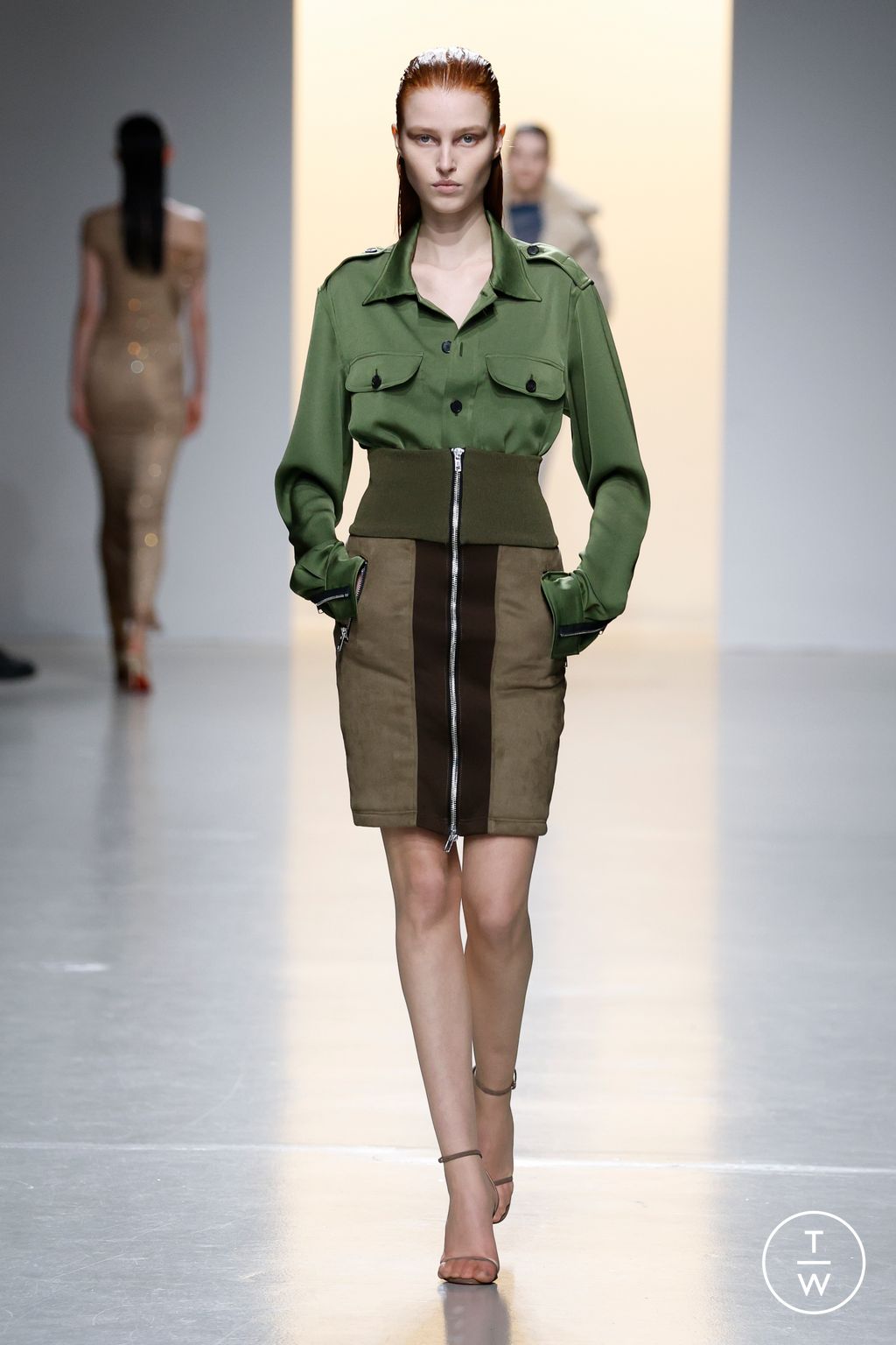 Fashion Week Paris Fall/Winter 2024 look 7 de la collection Atlein womenswear
