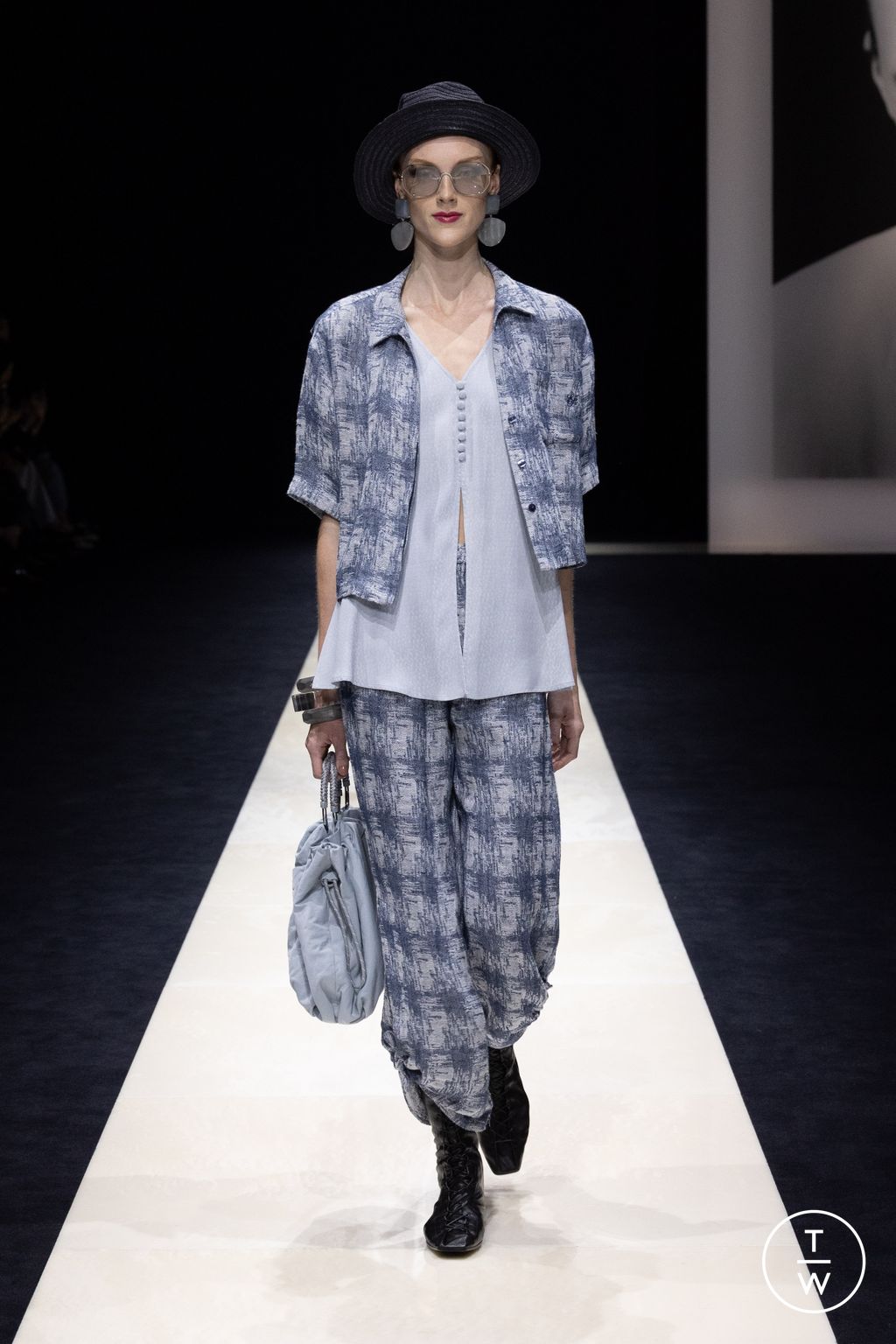 Fashion Week Milan Spring/Summer 2025 look 7 from the Emporio Armani collection womenswear